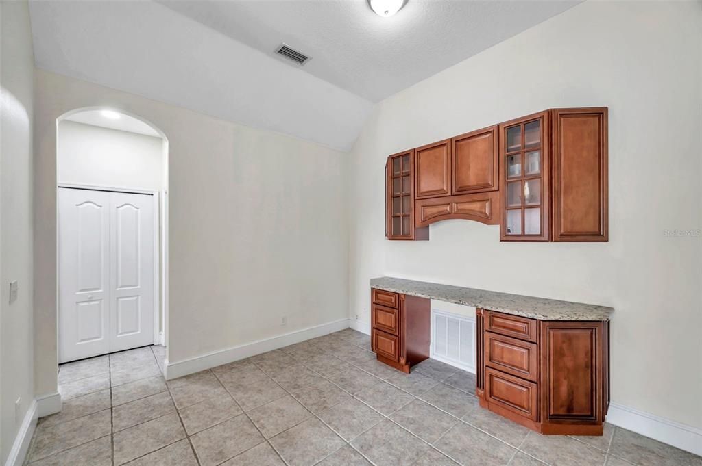 Active With Contract: $2,500 (3 beds, 2 baths, 1862 Square Feet)