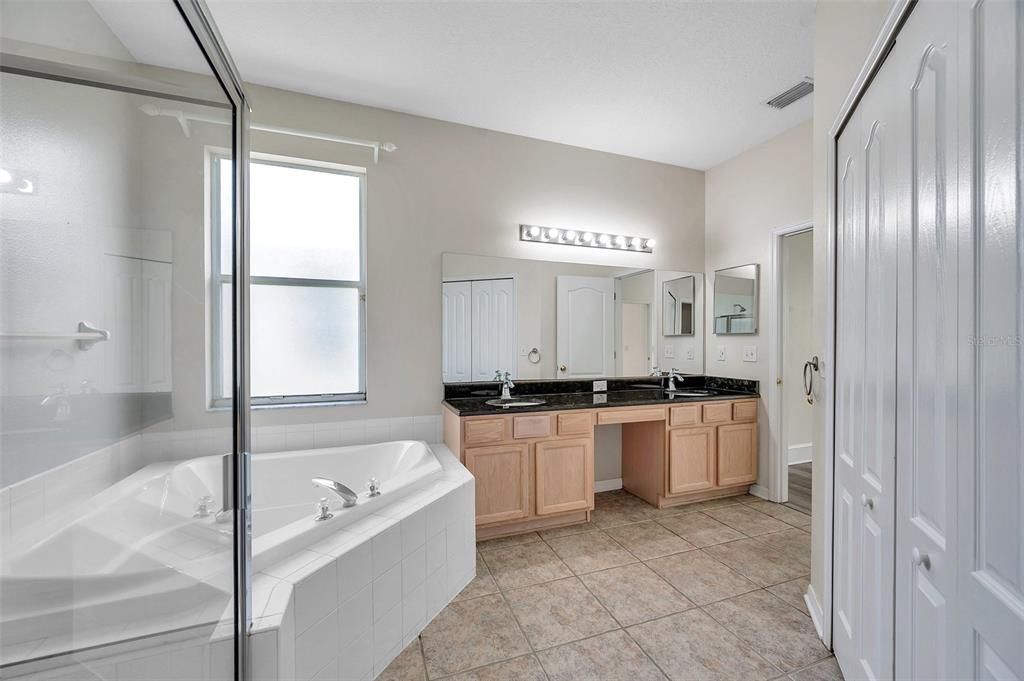 Active With Contract: $2,500 (3 beds, 2 baths, 1862 Square Feet)