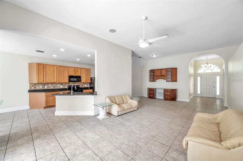 Active With Contract: $2,500 (3 beds, 2 baths, 1862 Square Feet)