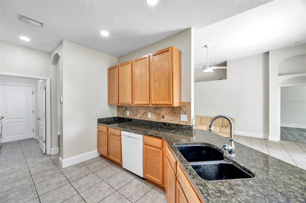 Active With Contract: $2,500 (3 beds, 2 baths, 1862 Square Feet)