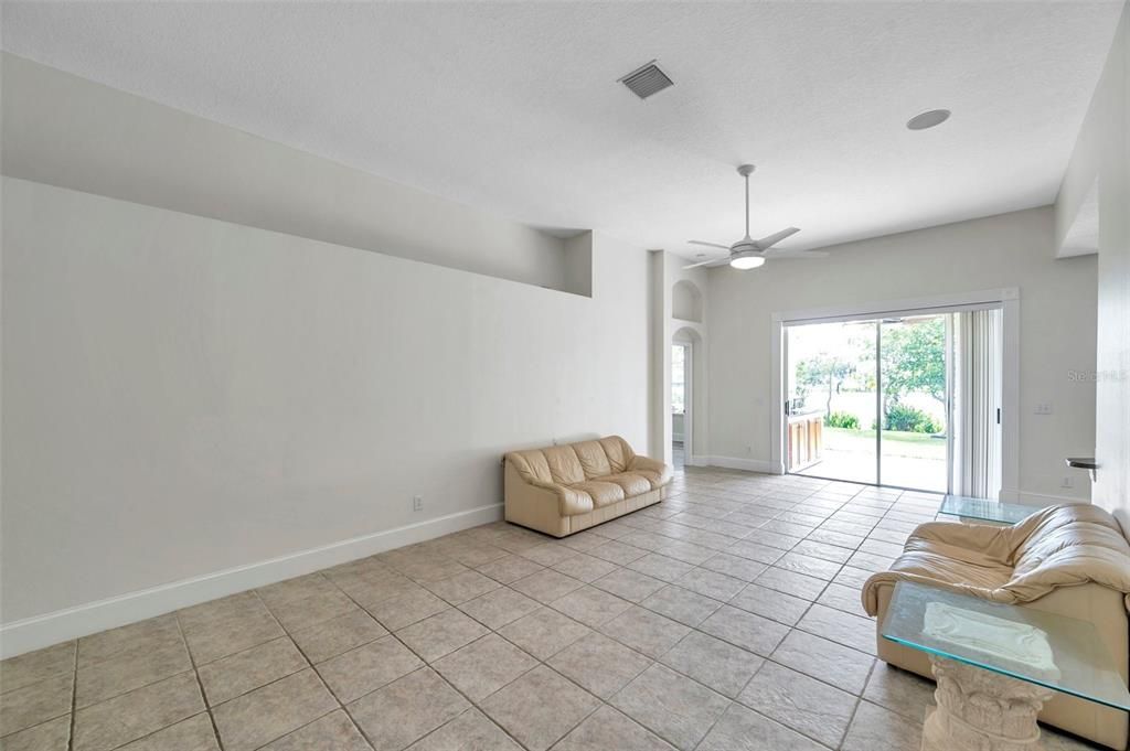 Active With Contract: $2,500 (3 beds, 2 baths, 1862 Square Feet)