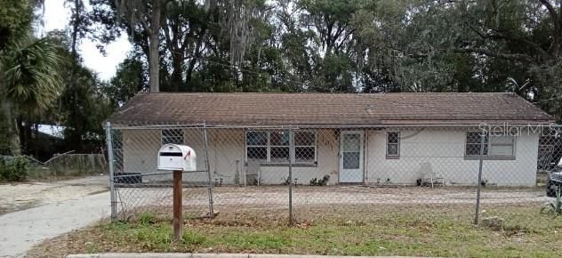 Vendido Recientemente: $89,000 (4 camas, 2 baños, 1299 Pies cuadrados)