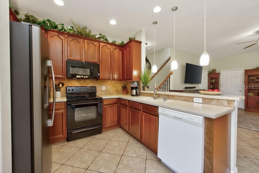 For Sale: $439,900 (4 beds, 2 baths, 1844 Square Feet)
