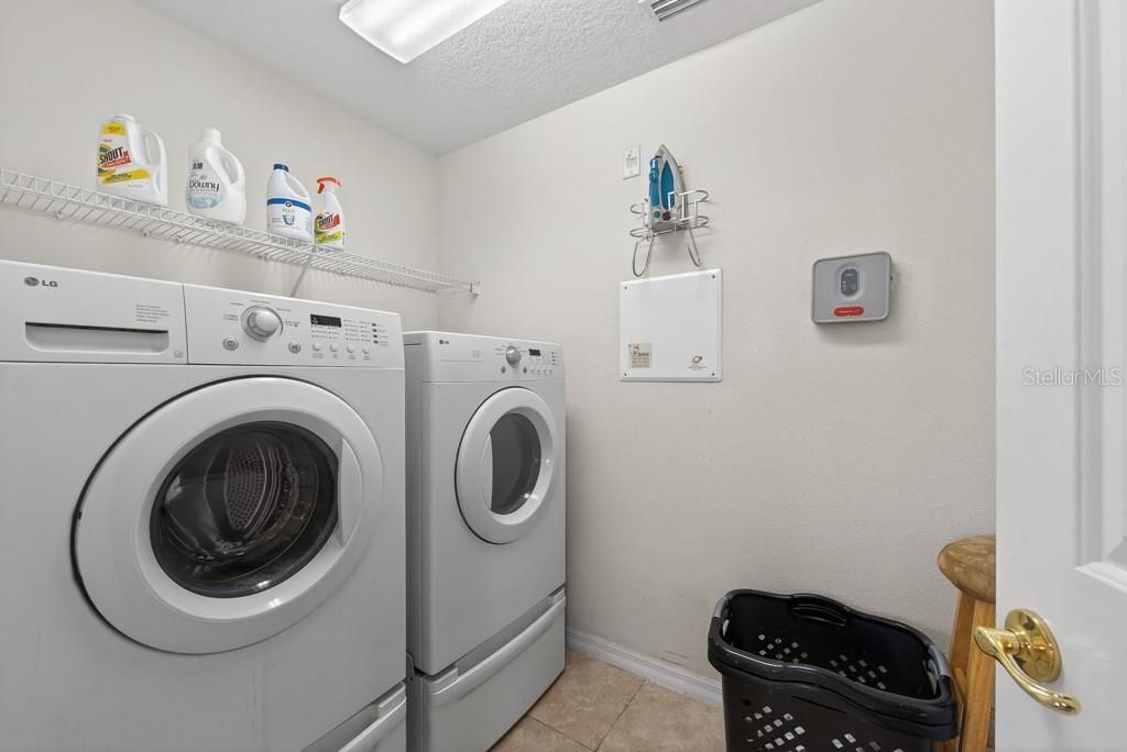 For Sale: $439,900 (4 beds, 2 baths, 1844 Square Feet)