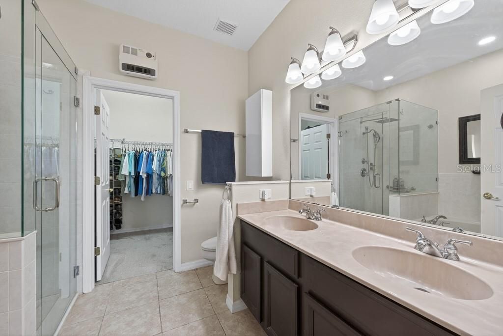 For Sale: $439,900 (4 beds, 2 baths, 1844 Square Feet)
