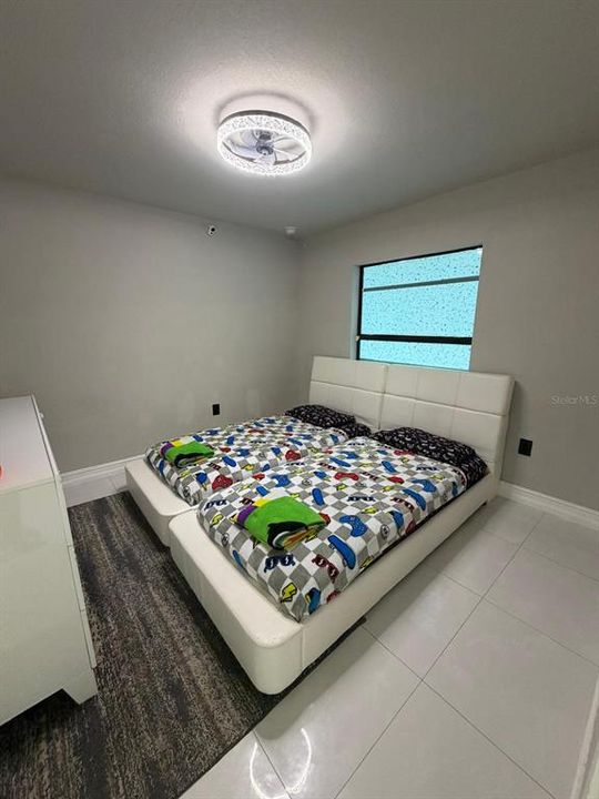 На продажу: $449,900 (4 спален, 2 ванн, 1793 Квадратных фут)