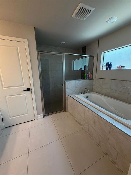 На продажу: $449,900 (4 спален, 2 ванн, 1793 Квадратных фут)
