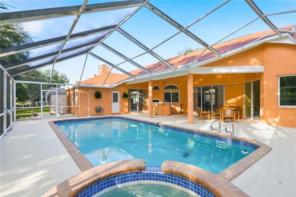 En Venta: $1,148,000 (4 camas, 3 baños, 2707 Pies cuadrados)