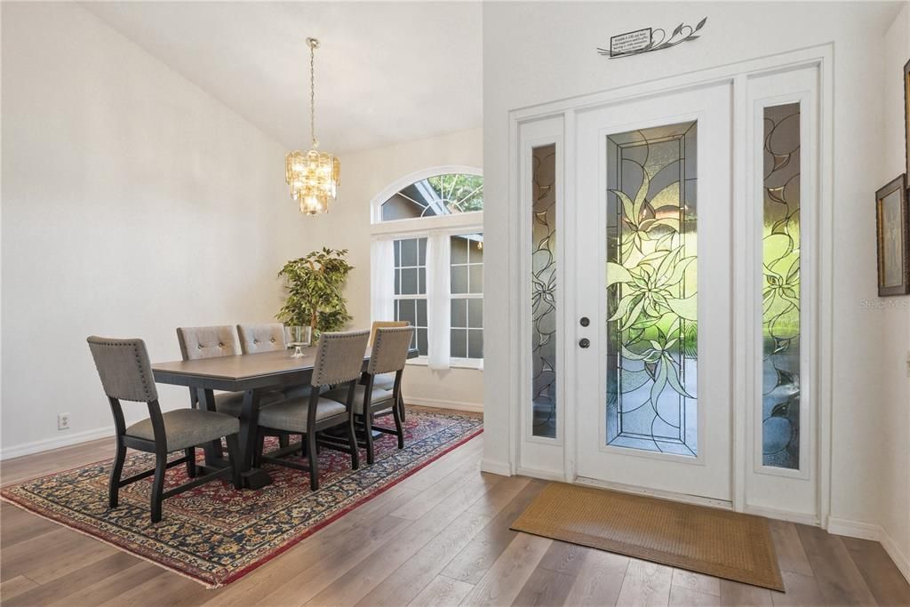 En Venta: $1,148,000 (4 camas, 3 baños, 2707 Pies cuadrados)