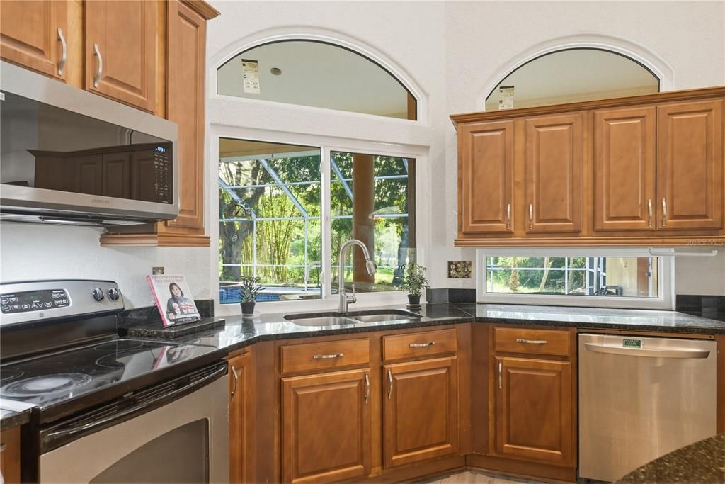 En Venta: $1,148,000 (4 camas, 3 baños, 2707 Pies cuadrados)