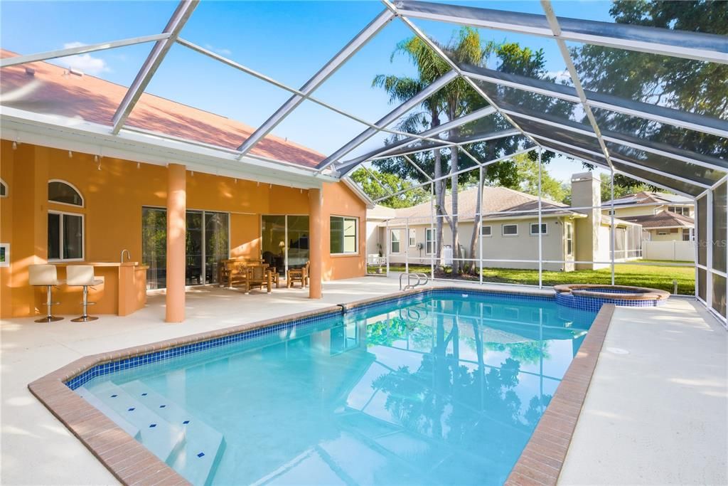 En Venta: $1,148,000 (4 camas, 3 baños, 2707 Pies cuadrados)