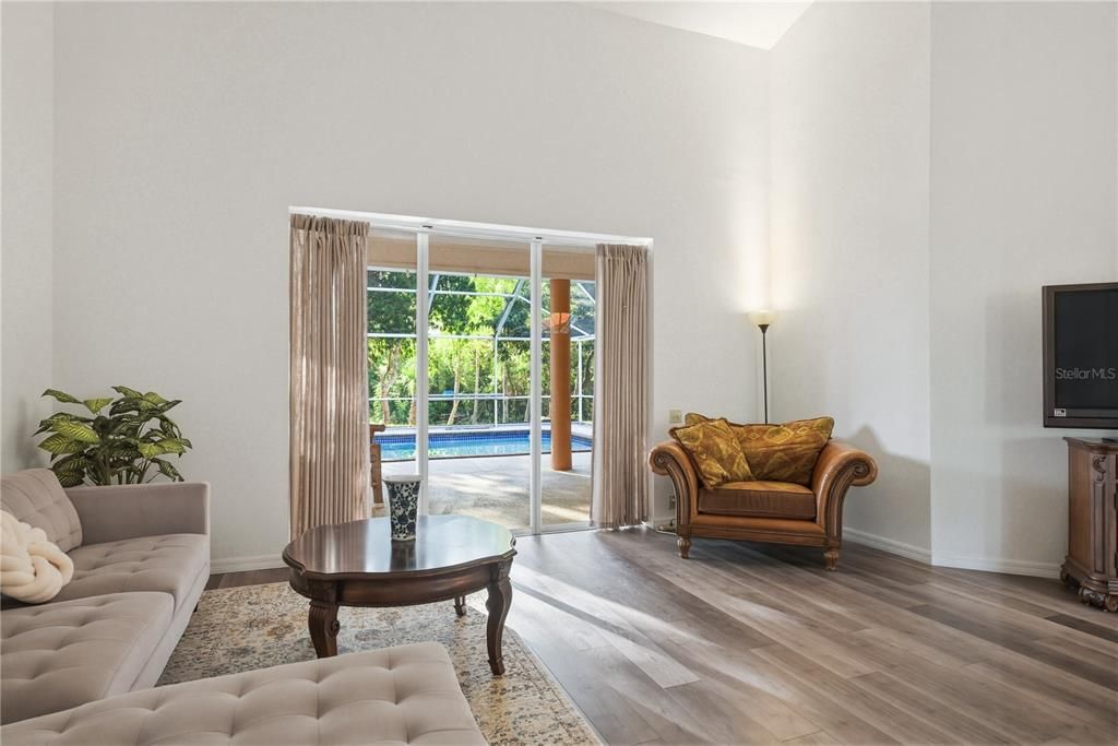 En Venta: $1,148,000 (4 camas, 3 baños, 2707 Pies cuadrados)