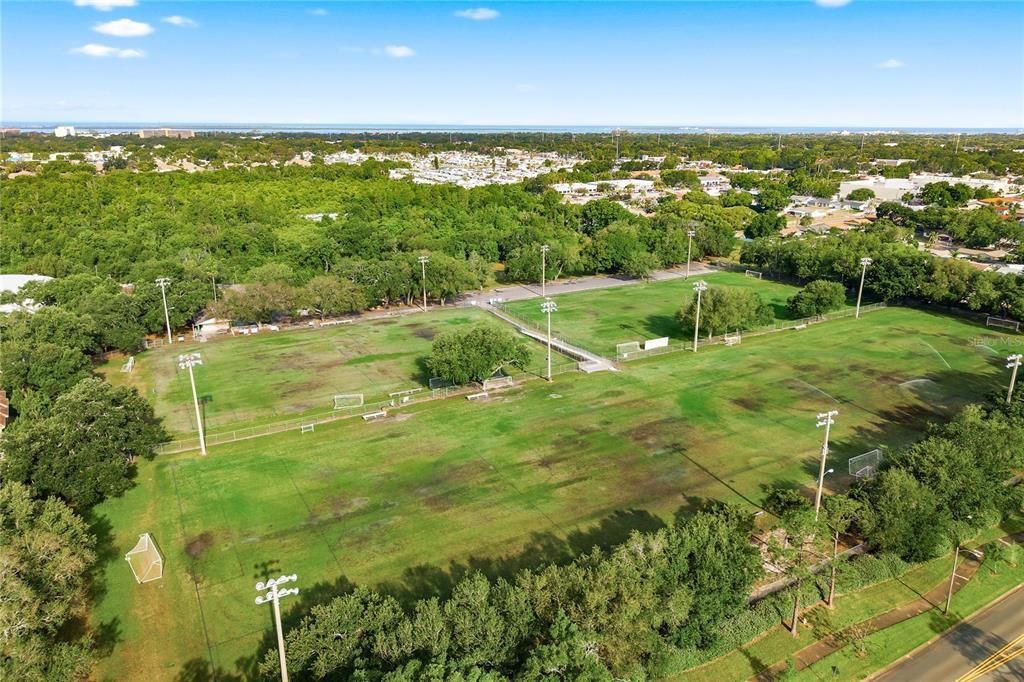 En Venta: $1,148,000 (4 camas, 3 baños, 2707 Pies cuadrados)