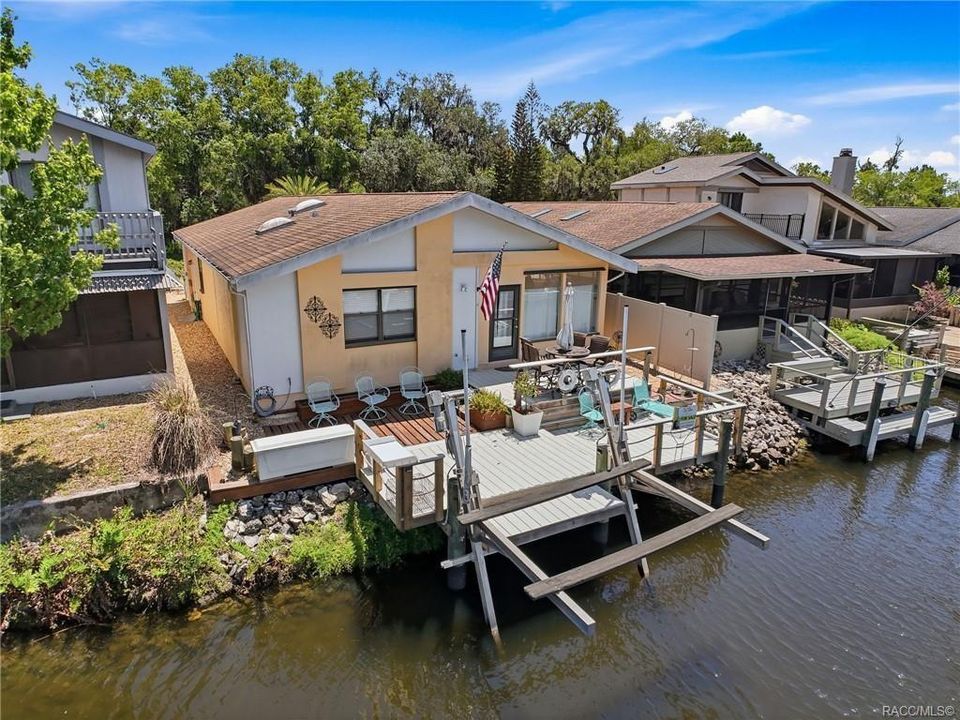 For Sale: $490,000 (2 beds, 2 baths, 1362 Square Feet)