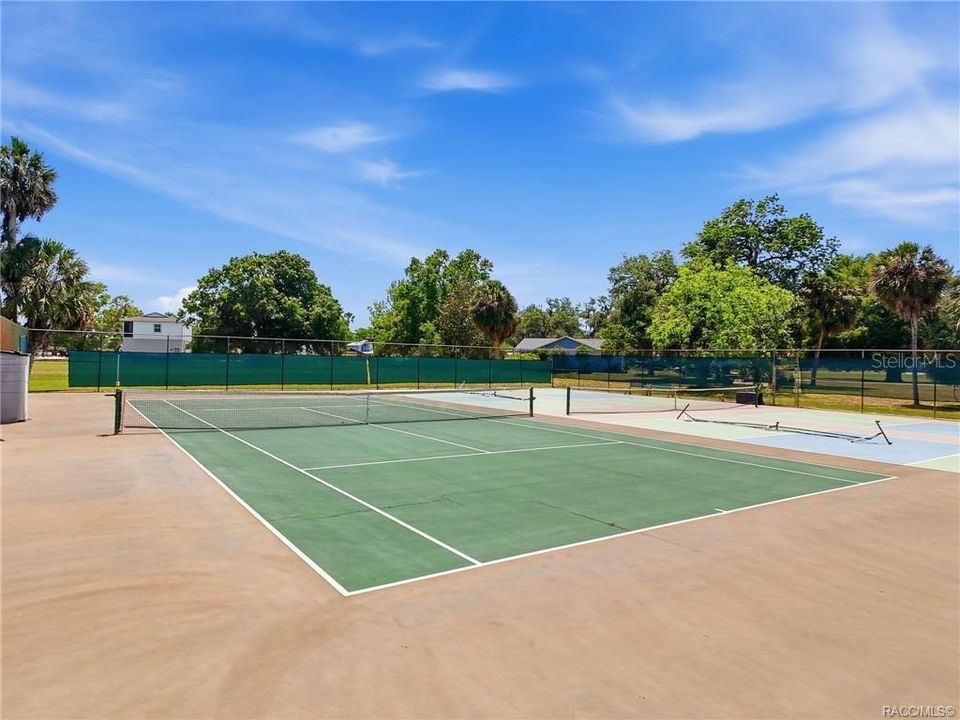 For Sale: $490,000 (2 beds, 2 baths, 1362 Square Feet)