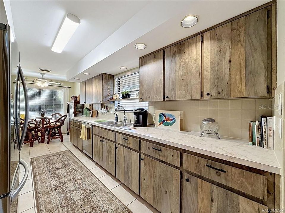 For Sale: $490,000 (2 beds, 2 baths, 1362 Square Feet)