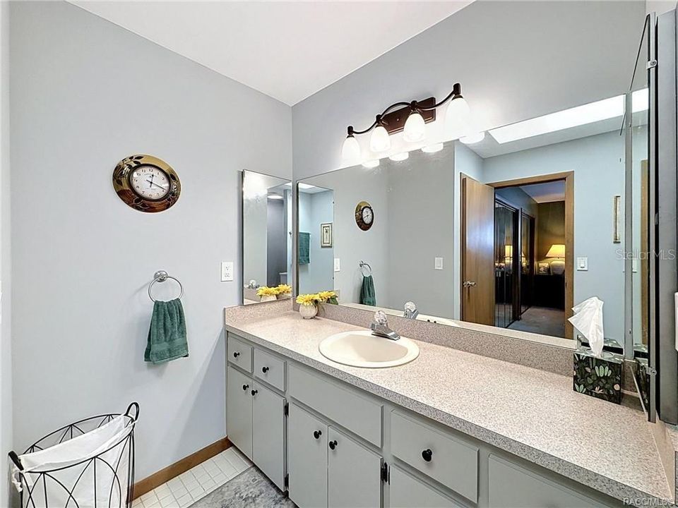For Sale: $490,000 (2 beds, 2 baths, 1362 Square Feet)