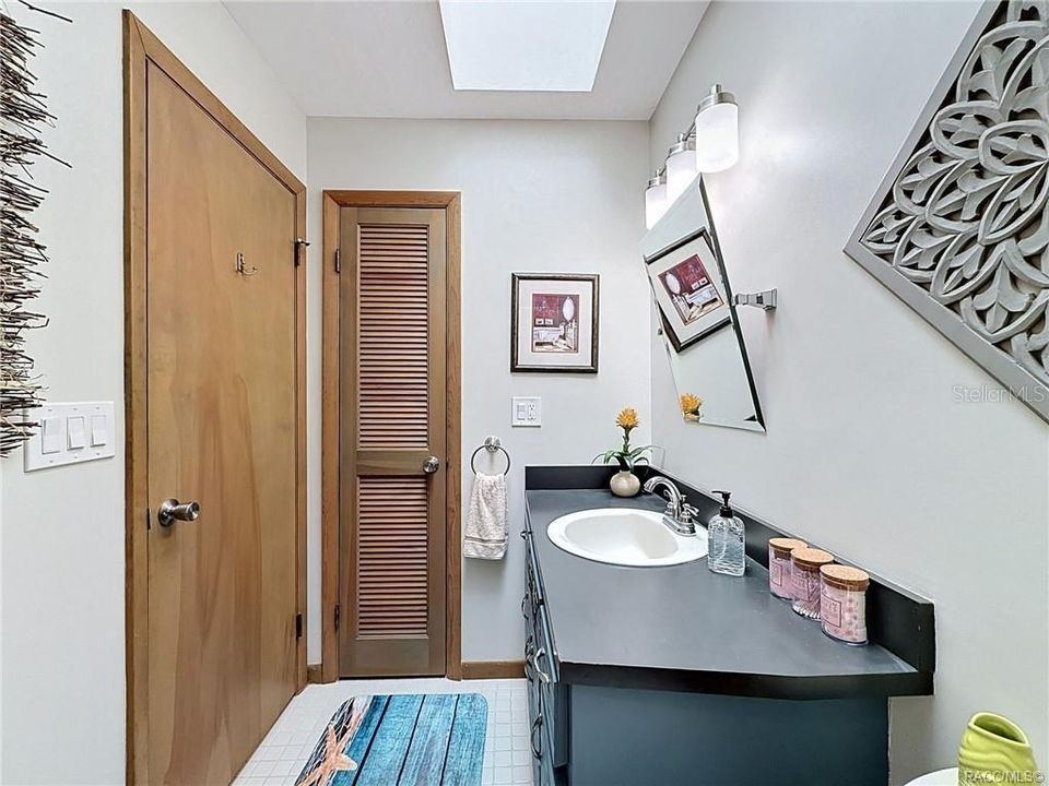 For Sale: $490,000 (2 beds, 2 baths, 1362 Square Feet)