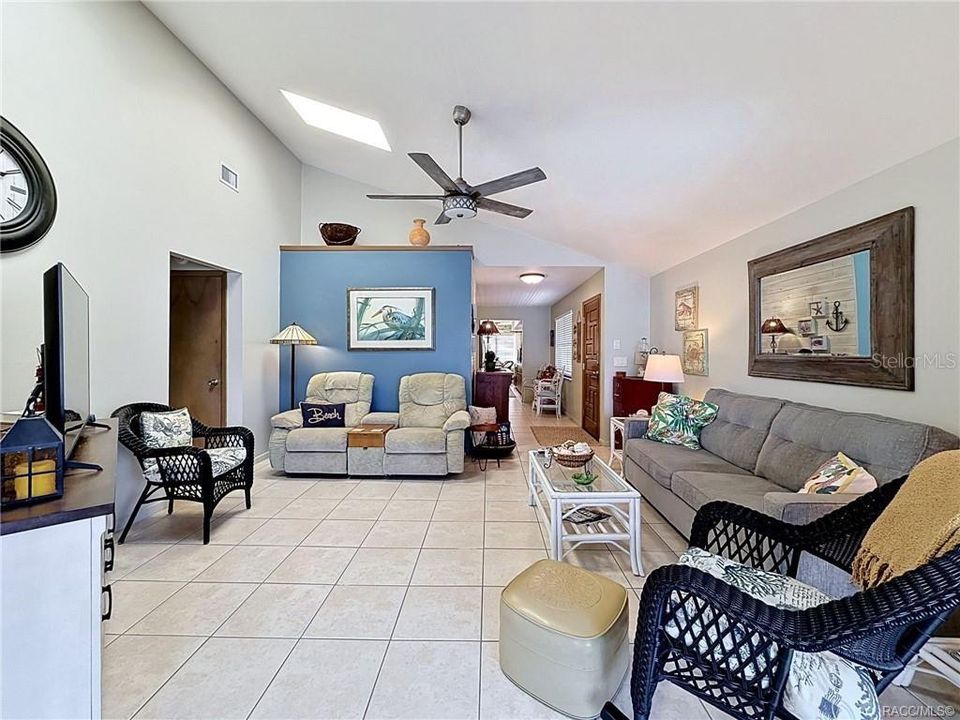 For Sale: $490,000 (2 beds, 2 baths, 1362 Square Feet)