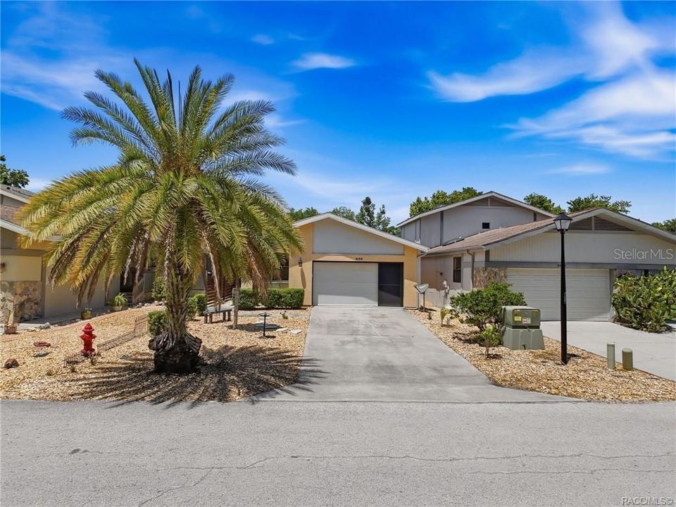 For Sale: $490,000 (2 beds, 2 baths, 1362 Square Feet)