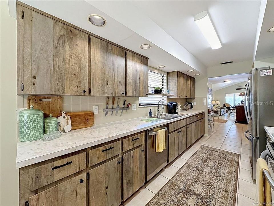 For Sale: $490,000 (2 beds, 2 baths, 1362 Square Feet)