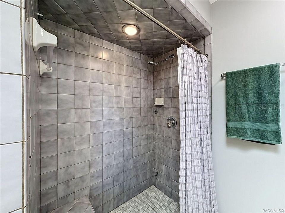 For Sale: $490,000 (2 beds, 2 baths, 1362 Square Feet)