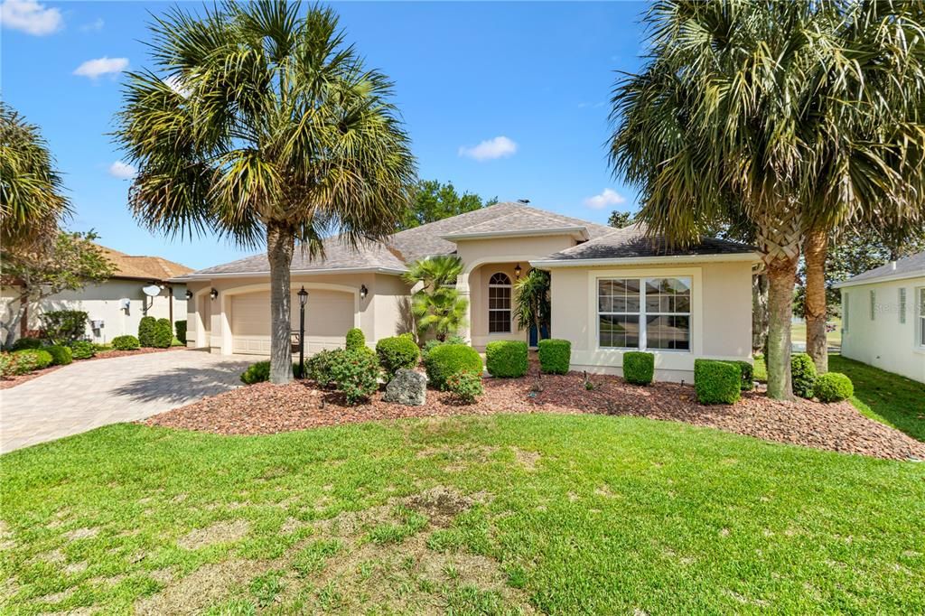 For Sale: $569,000 (3 beds, 2 baths, 1929 Square Feet)
