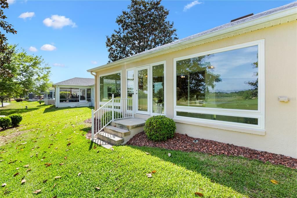 For Sale: $569,000 (3 beds, 2 baths, 1929 Square Feet)
