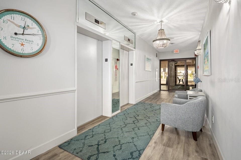 For Sale: $585,000 (2 beds, 2 baths, 1360 Square Feet)