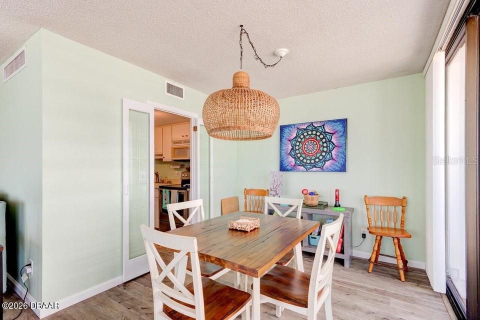 For Sale: $585,000 (2 beds, 2 baths, 1360 Square Feet)