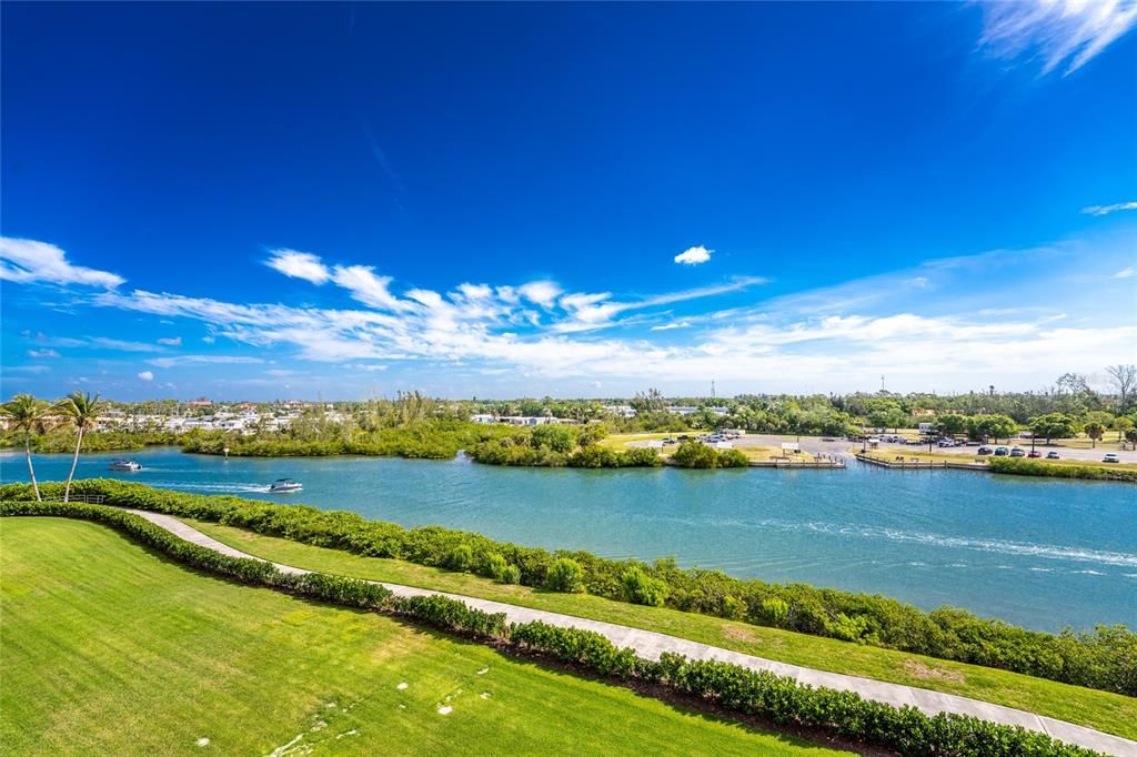En Venta: $679,000 (2 camas, 2 baños, 1705 Pies cuadrados)