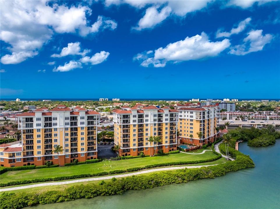 En Venta: $679,000 (2 camas, 2 baños, 1705 Pies cuadrados)