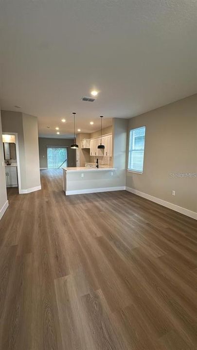 Active With Contract: $2,500 (4 beds, 2 baths, 1686 Square Feet)