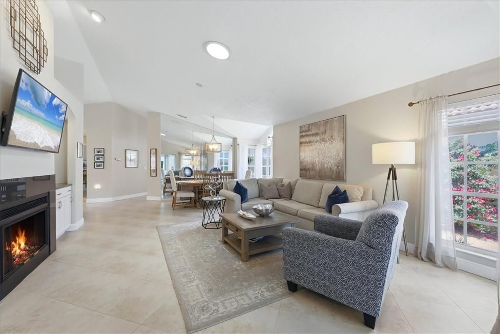 Activo con contrato: $488,000 (3 camas, 2 baños, 1963 Pies cuadrados)