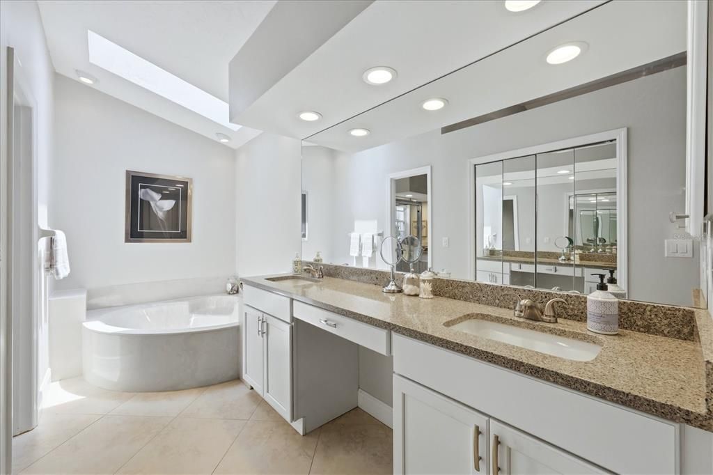 Activo con contrato: $488,000 (3 camas, 2 baños, 1963 Pies cuadrados)