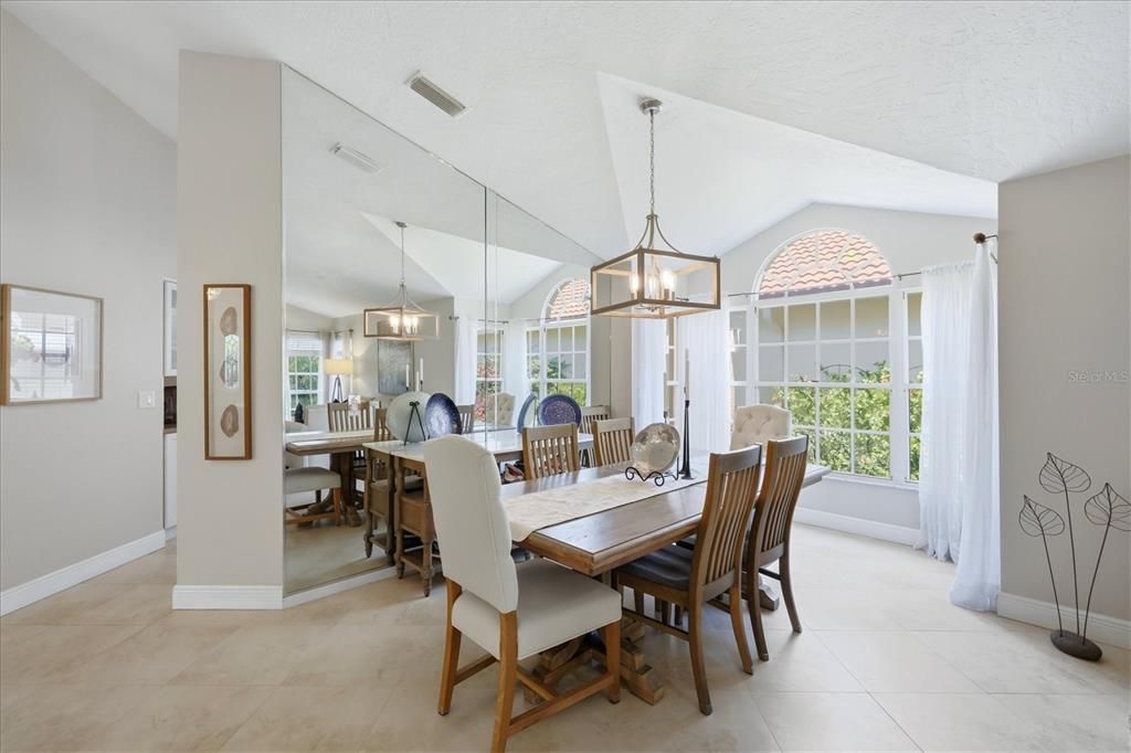Activo con contrato: $488,000 (3 camas, 2 baños, 1963 Pies cuadrados)