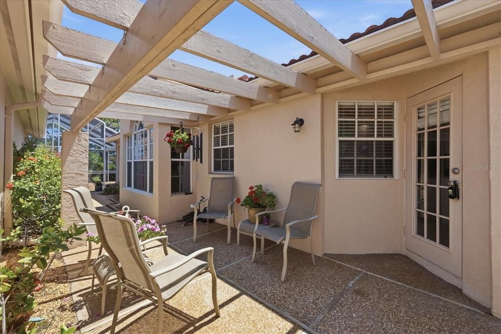 Activo con contrato: $488,000 (3 camas, 2 baños, 1963 Pies cuadrados)
