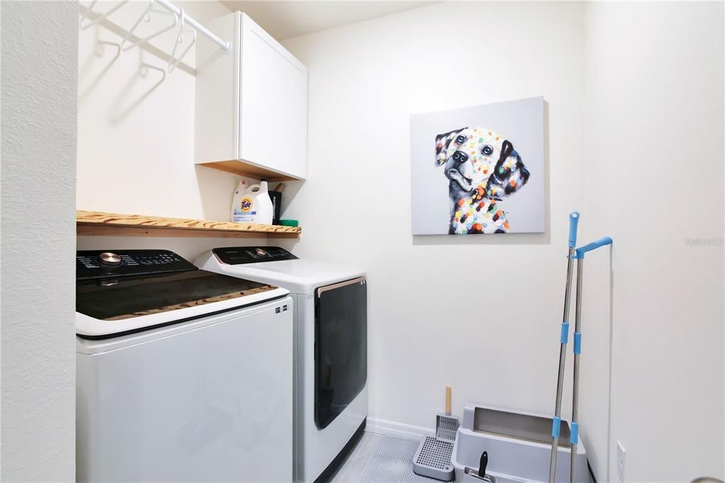 En Venta: $448,000 (4 camas, 2 baños, 2505 Pies cuadrados)