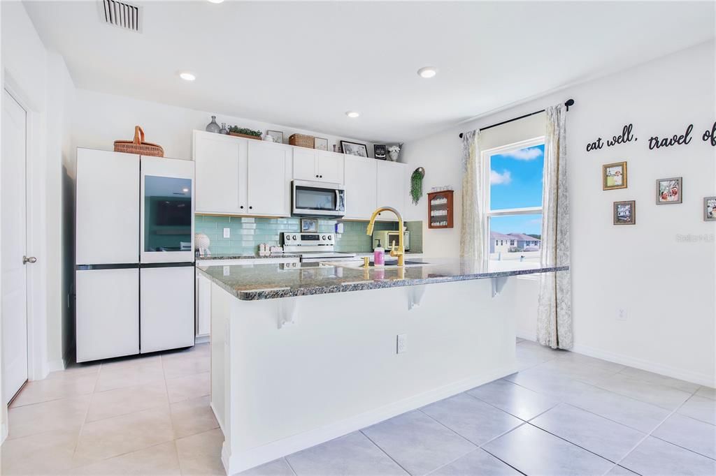 En Venta: $448,000 (4 camas, 2 baños, 2505 Pies cuadrados)