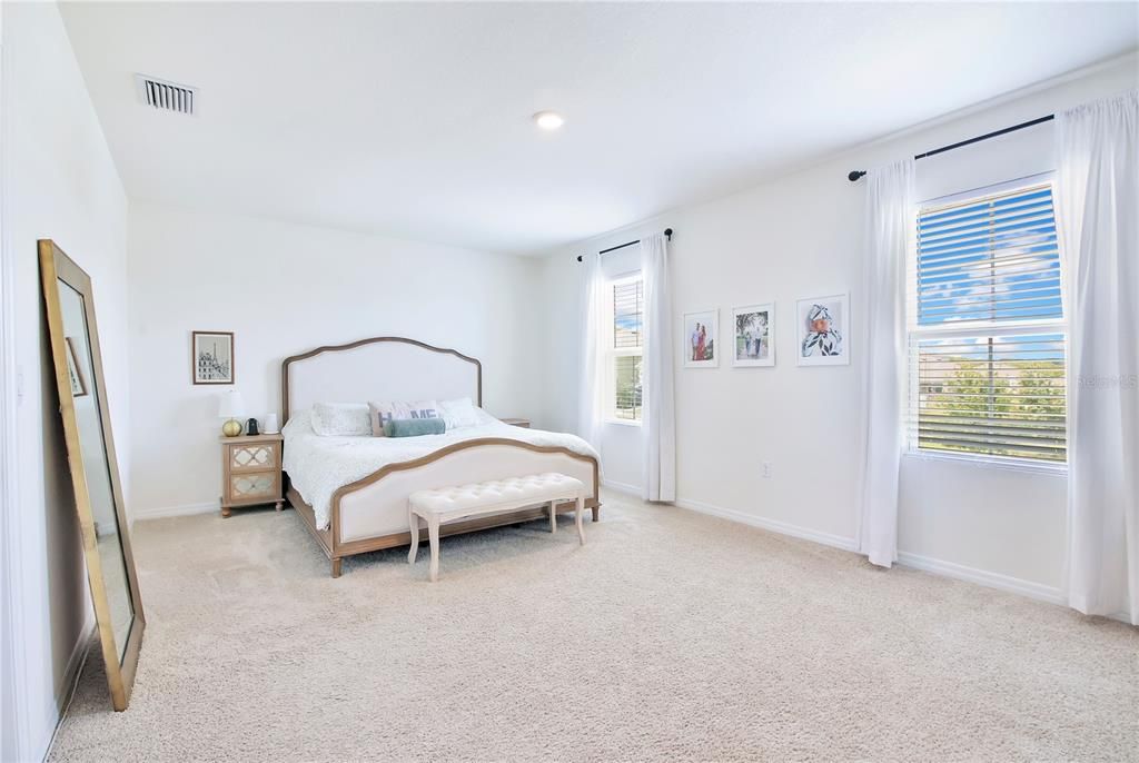 En Venta: $448,000 (4 camas, 2 baños, 2505 Pies cuadrados)