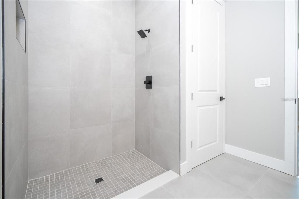 En Renta: $2,200 (4 camas, 3 baños, 1795 Pies cuadrados)