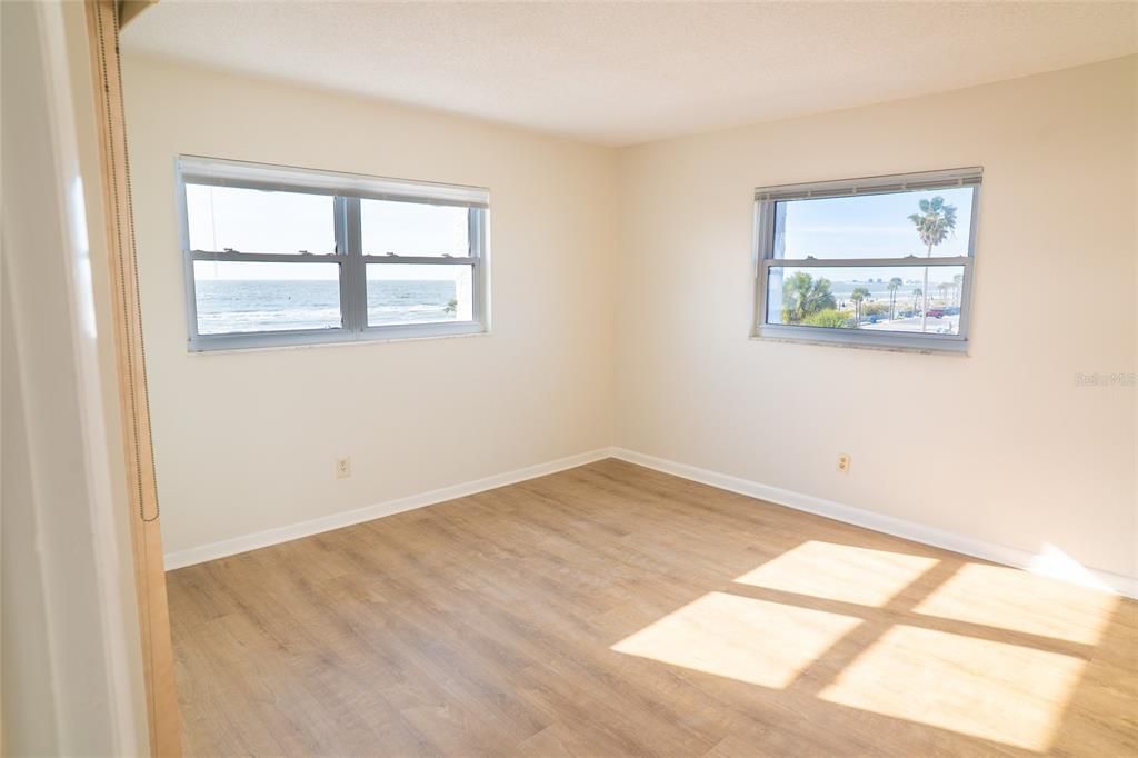 For Sale: $739,500 (2 beds, 2 baths, 1120 Square Feet)