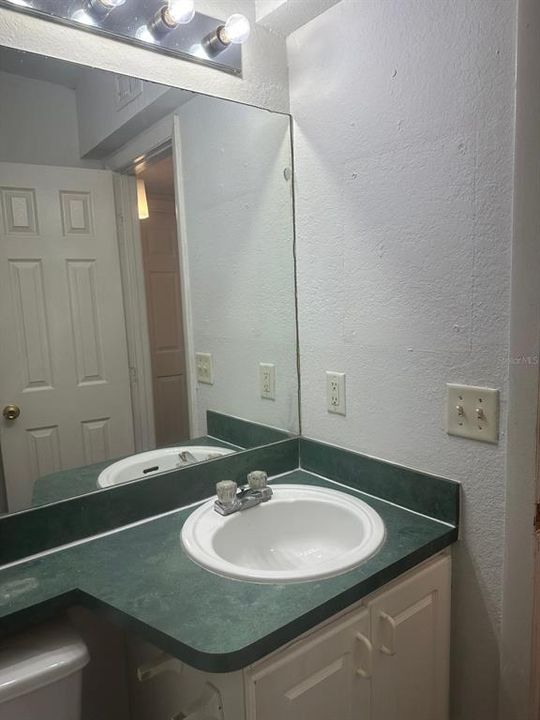 En Renta: $1,350 (2 camas, 2 baños, 700 Pies cuadrados)