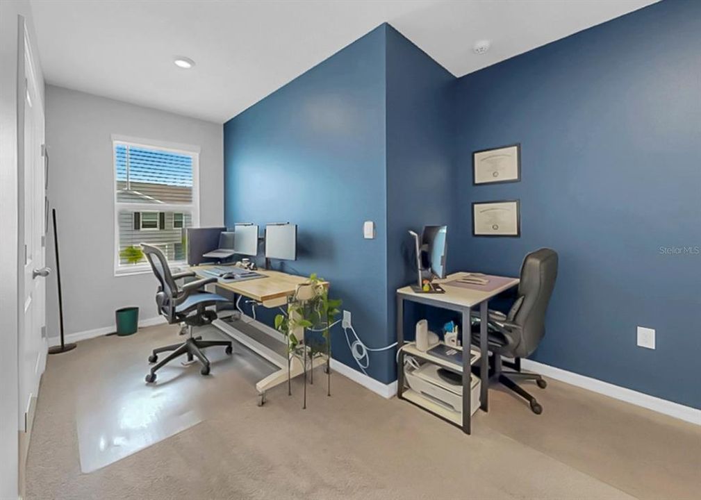 Activo con contrato: $285,000 (3 camas, 2 baños, 1702 Pies cuadrados)