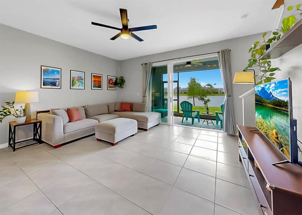 Activo con contrato: $285,000 (3 camas, 2 baños, 1702 Pies cuadrados)