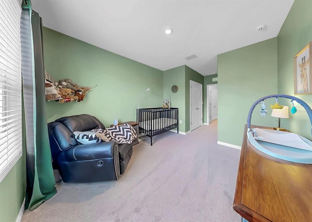 Activo con contrato: $285,000 (3 camas, 2 baños, 1702 Pies cuadrados)