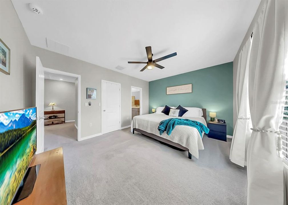 Activo con contrato: $285,000 (3 camas, 2 baños, 1702 Pies cuadrados)