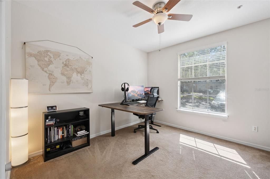 Activo con contrato: $325,000 (3 camas, 2 baños, 1442 Pies cuadrados)