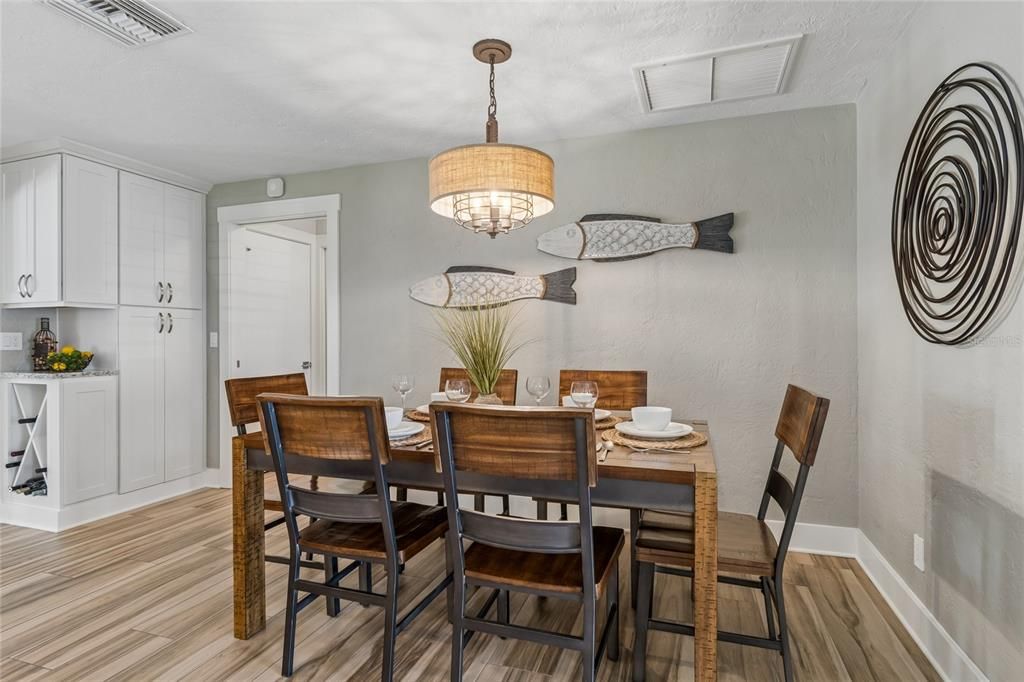 Active With Contract: $949,000 (3 beds, 2 baths, 1786 Square Feet)
