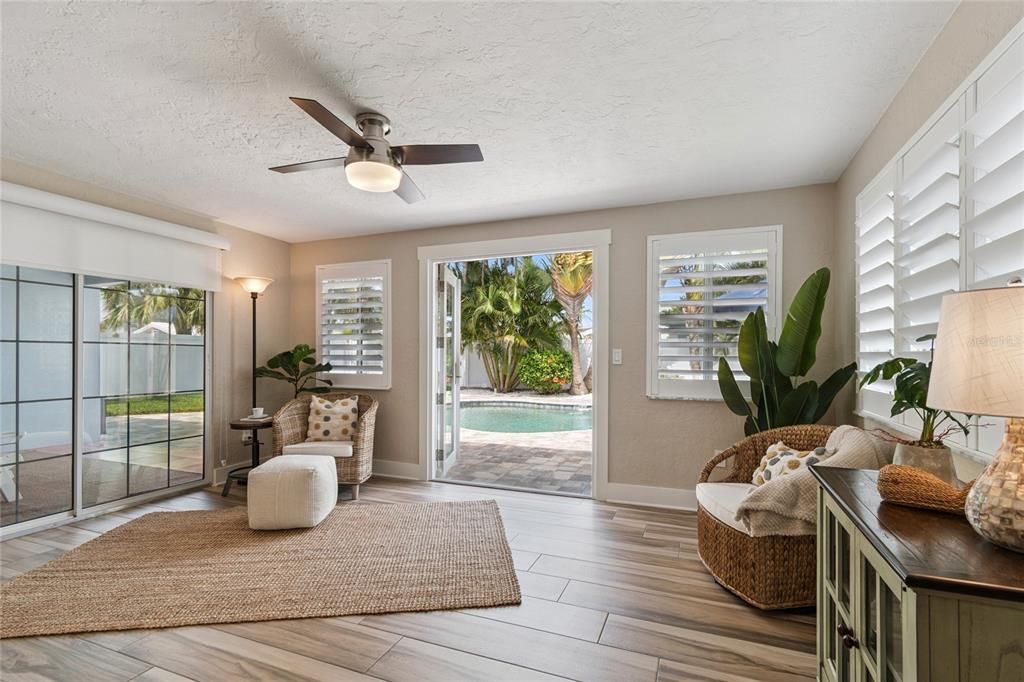Active With Contract: $949,000 (3 beds, 2 baths, 1786 Square Feet)